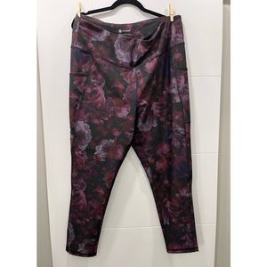 Beautiful colour Addition Elle active wear legging with side pockets.